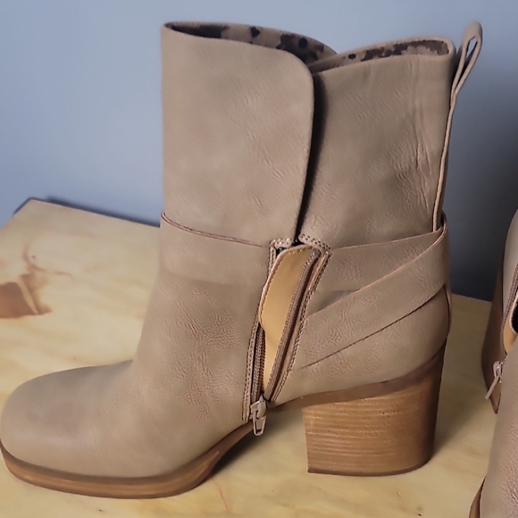 Korks KORKS EASE Marci II Natural Tan Heeled Boots Chunky Wooden Heel - Picture 5 of 13